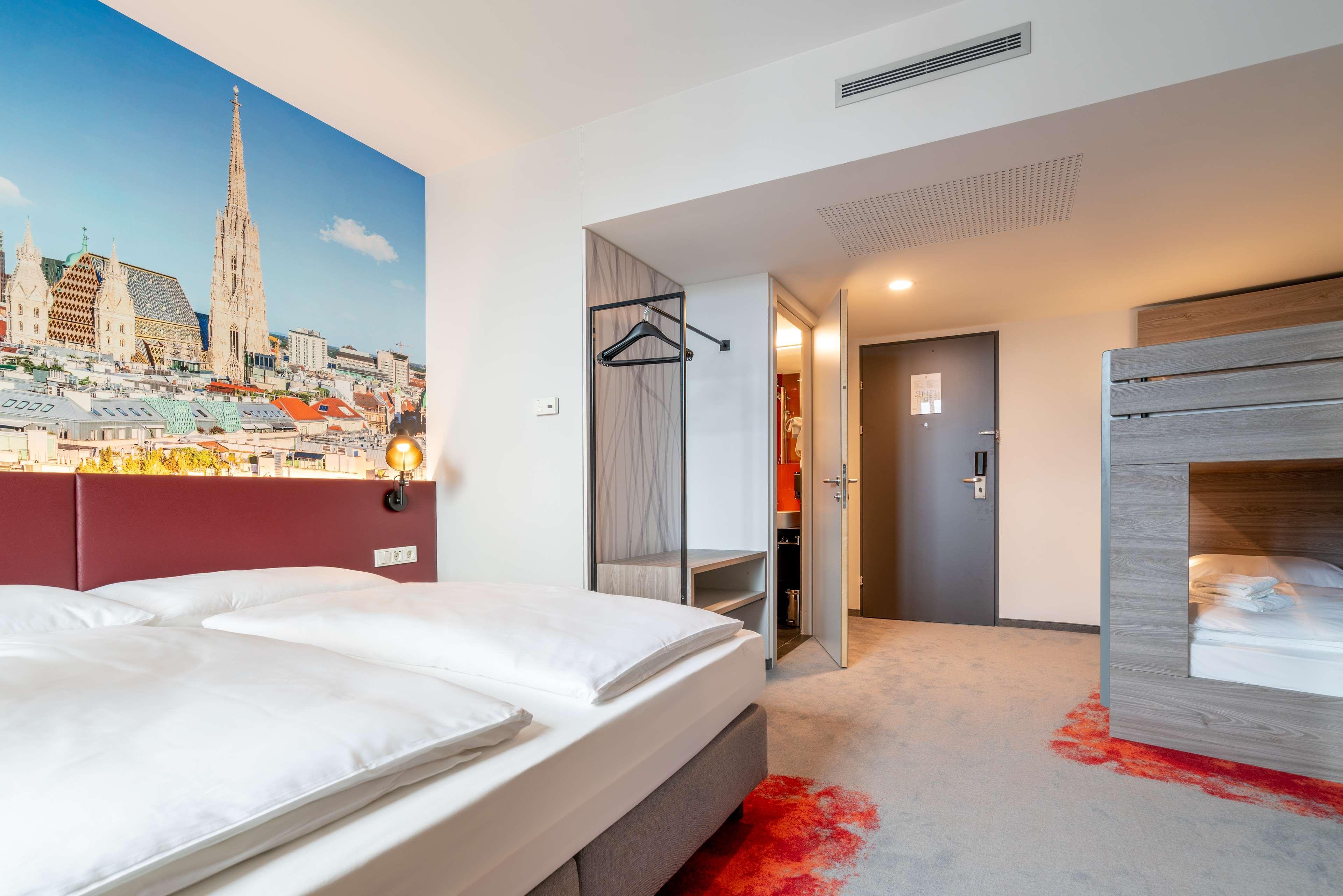 Campanile South 3*